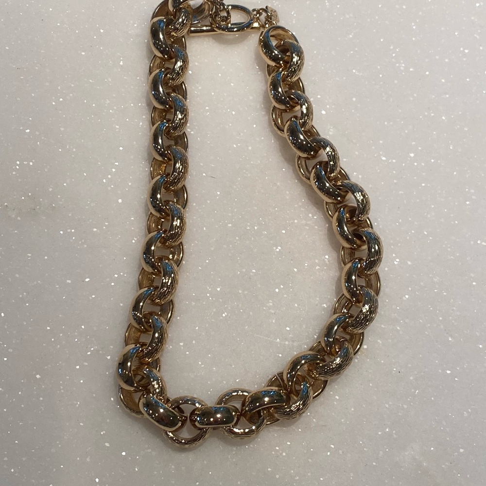 Chunky gold chain link necklace